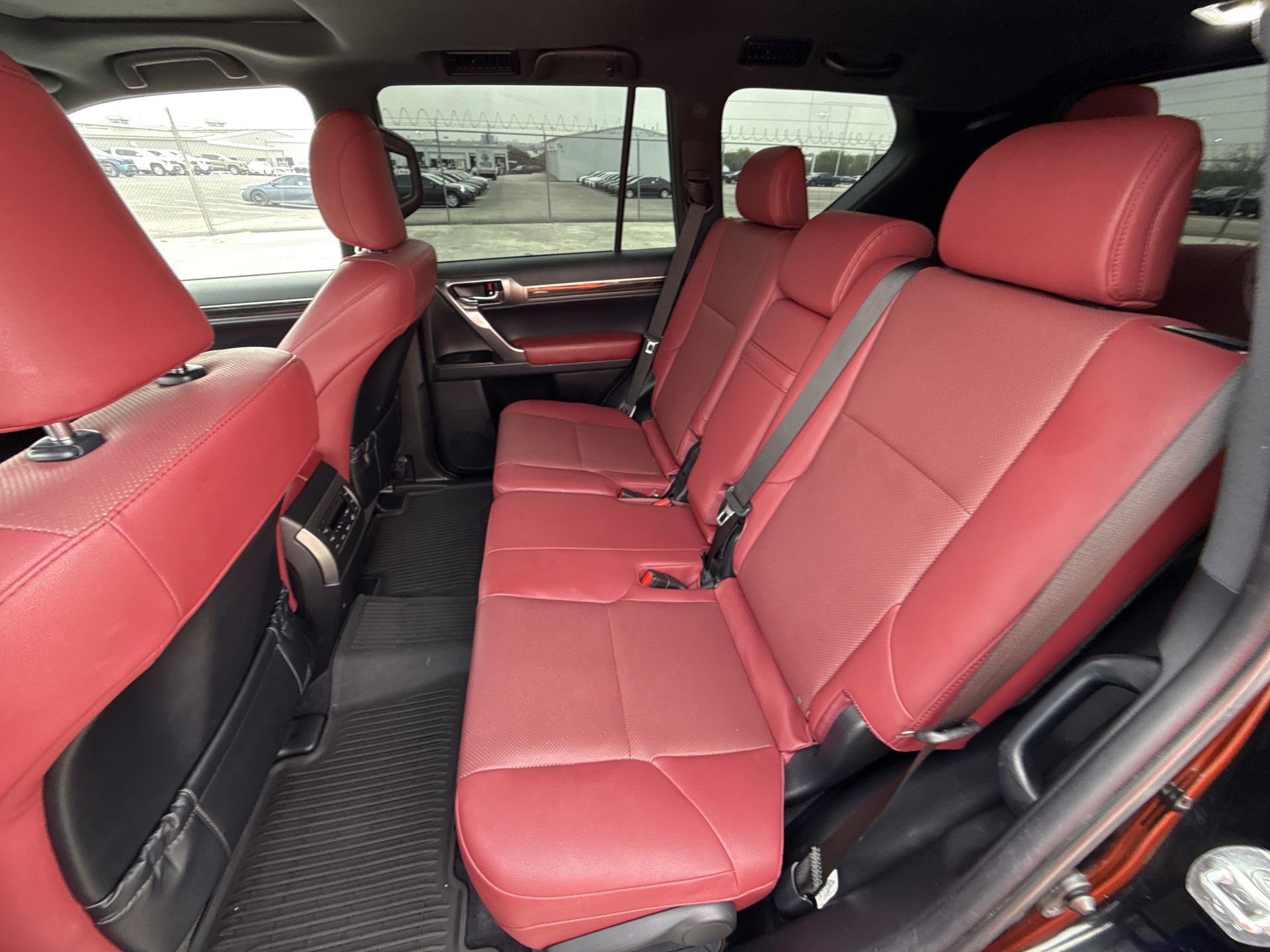 Used 2022 Lexus GX 460 Premium w/ Premium Package AWD/4WD image 25