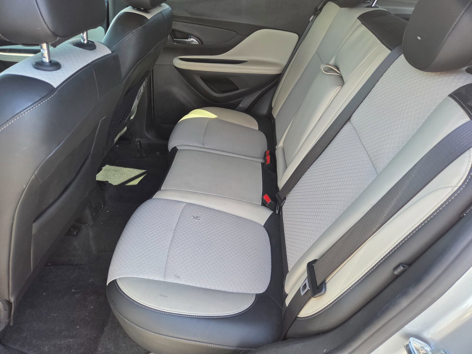 Used 2020 Buick Encore Preferred AWD/4WD image 11
