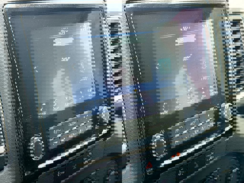 Used 2024 Nissan Frontier SV w/ SV Convenience Package image 25