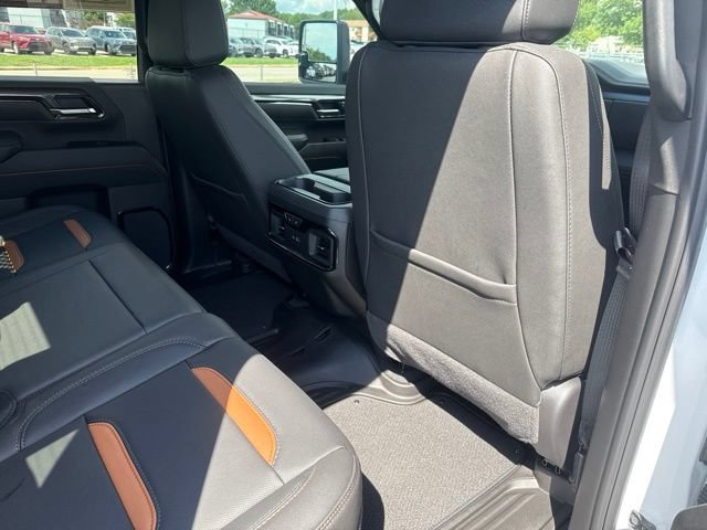 Used 2025 GMC Sierra 2500 AT4 w/ Max Trailering Package AWD/4WD image 17