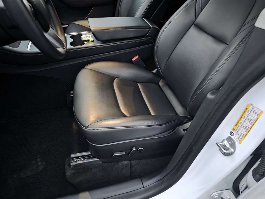 Used 2021 Tesla Model Y Long Range image 10