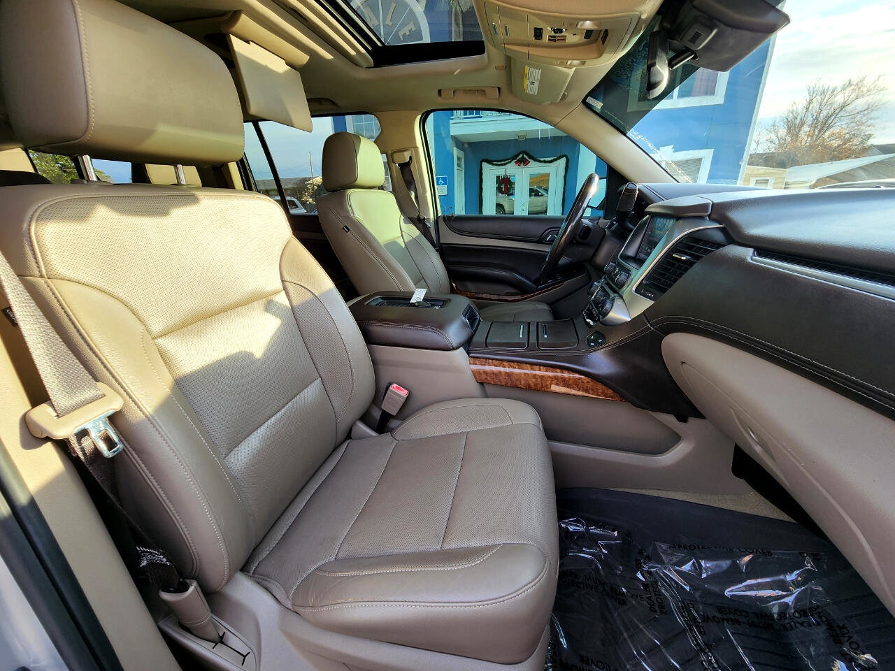 Used 2018 Chevrolet Suburban Premier image 18