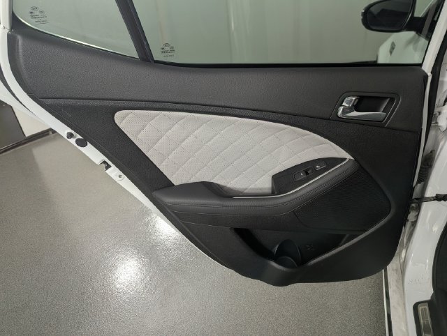 Used 2015 Kia Optima SX FWD image 15