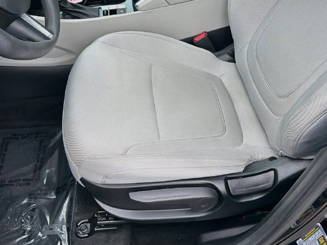 Used 2025 Hyundai Tucson SE FWD image 19
