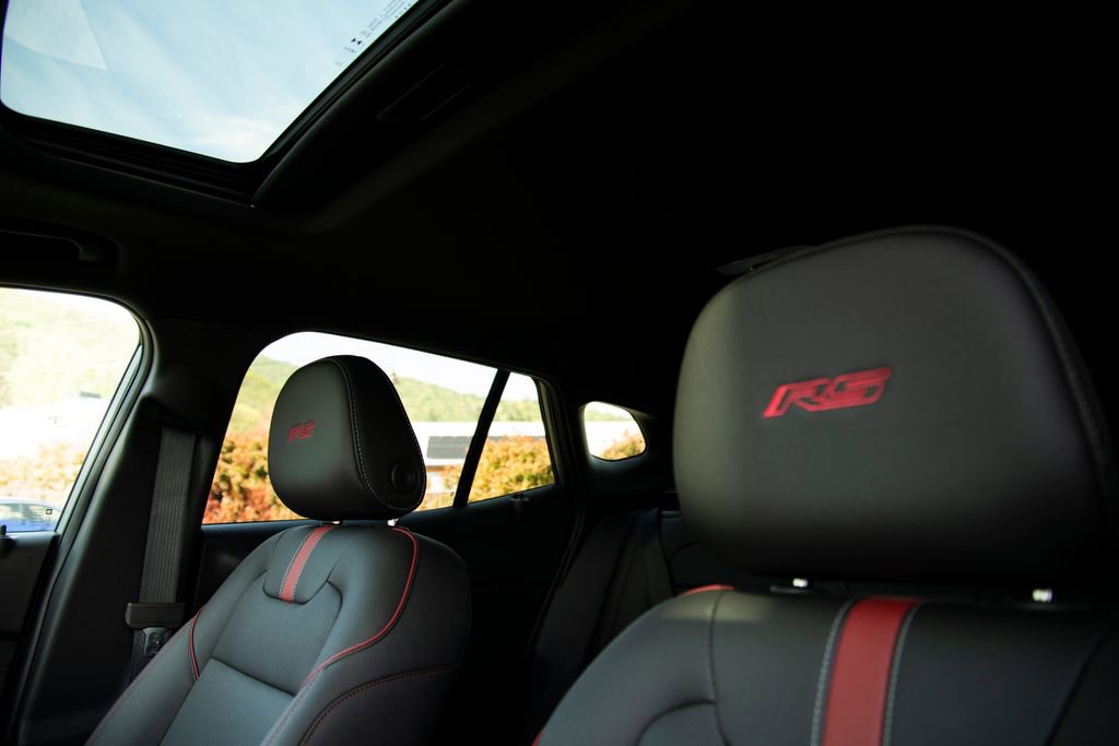New 2026 Chevrolet Trax RS w/ Sunroof Package image 12