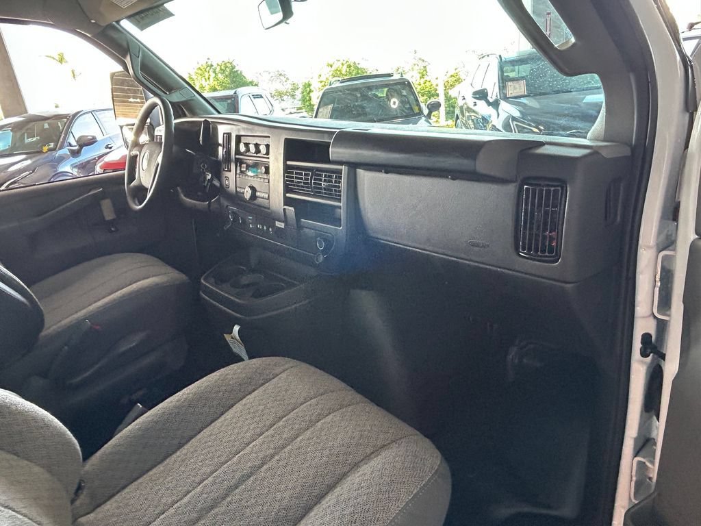 New 2026 Chevrolet Express 3500 w/ Power Convenience Package RWD image 31