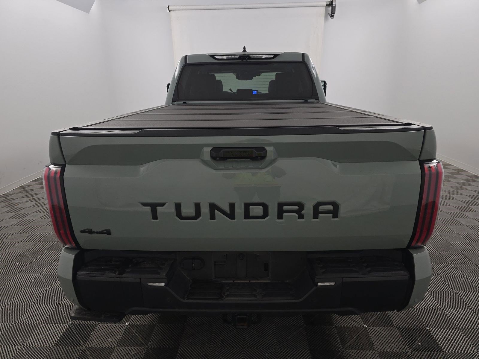 Used 2024 Toyota Tundra Limited AWD/4WD image 5