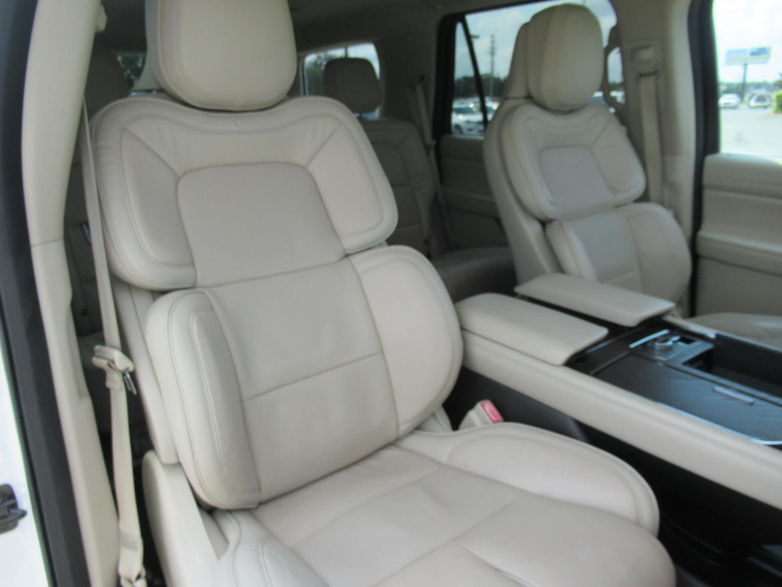 Used 2019 Lincoln Navigator Reserve AWD/4WD image 9