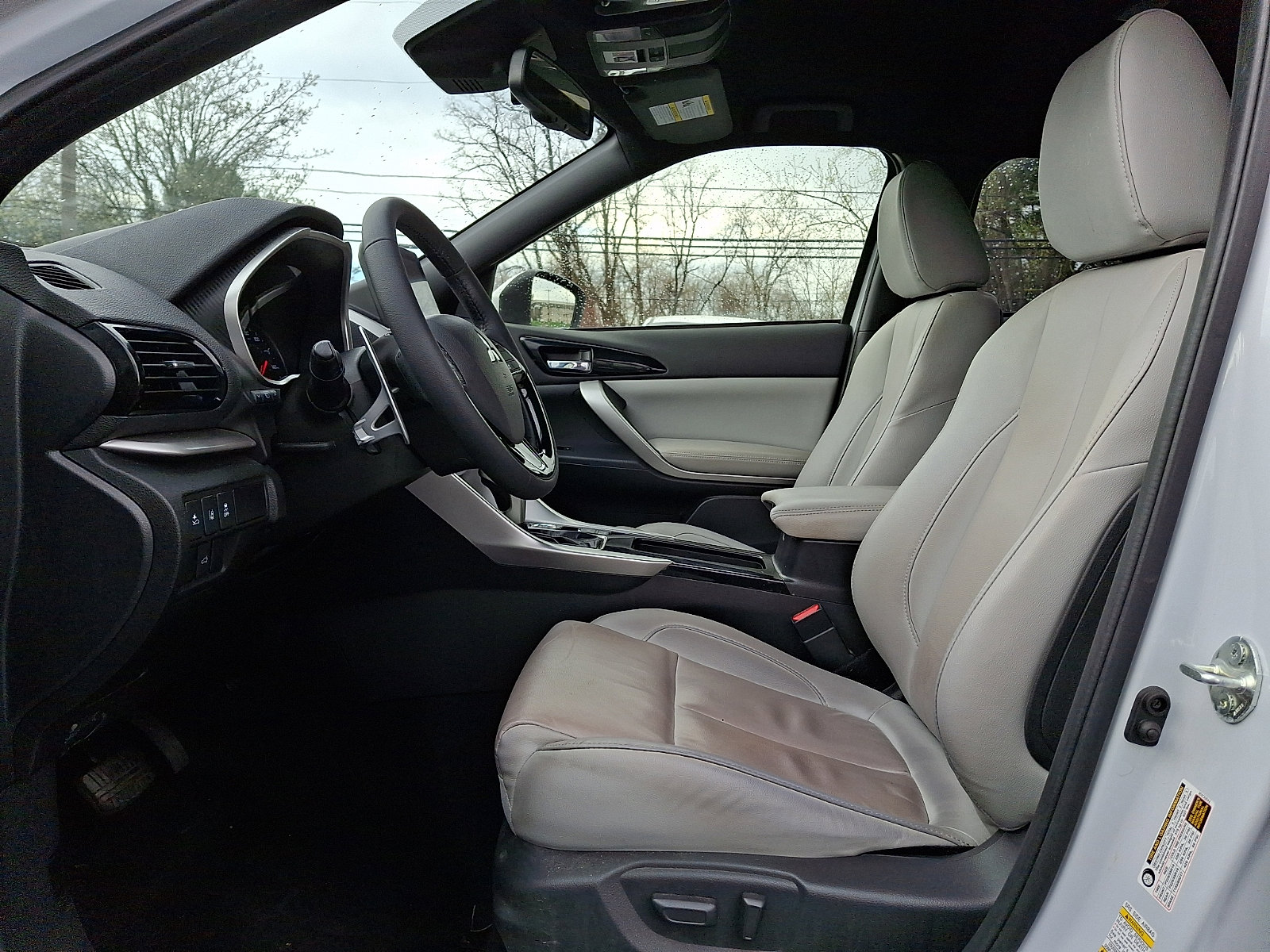 Used 2024 Mitsubishi Eclipse Cross SEL image 13