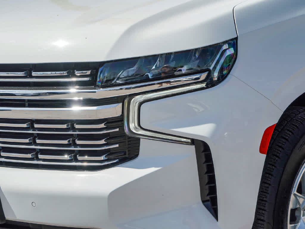Used 2024 Chevrolet Suburban Premier w/ Max Trailering Package AWD/4WD image 8