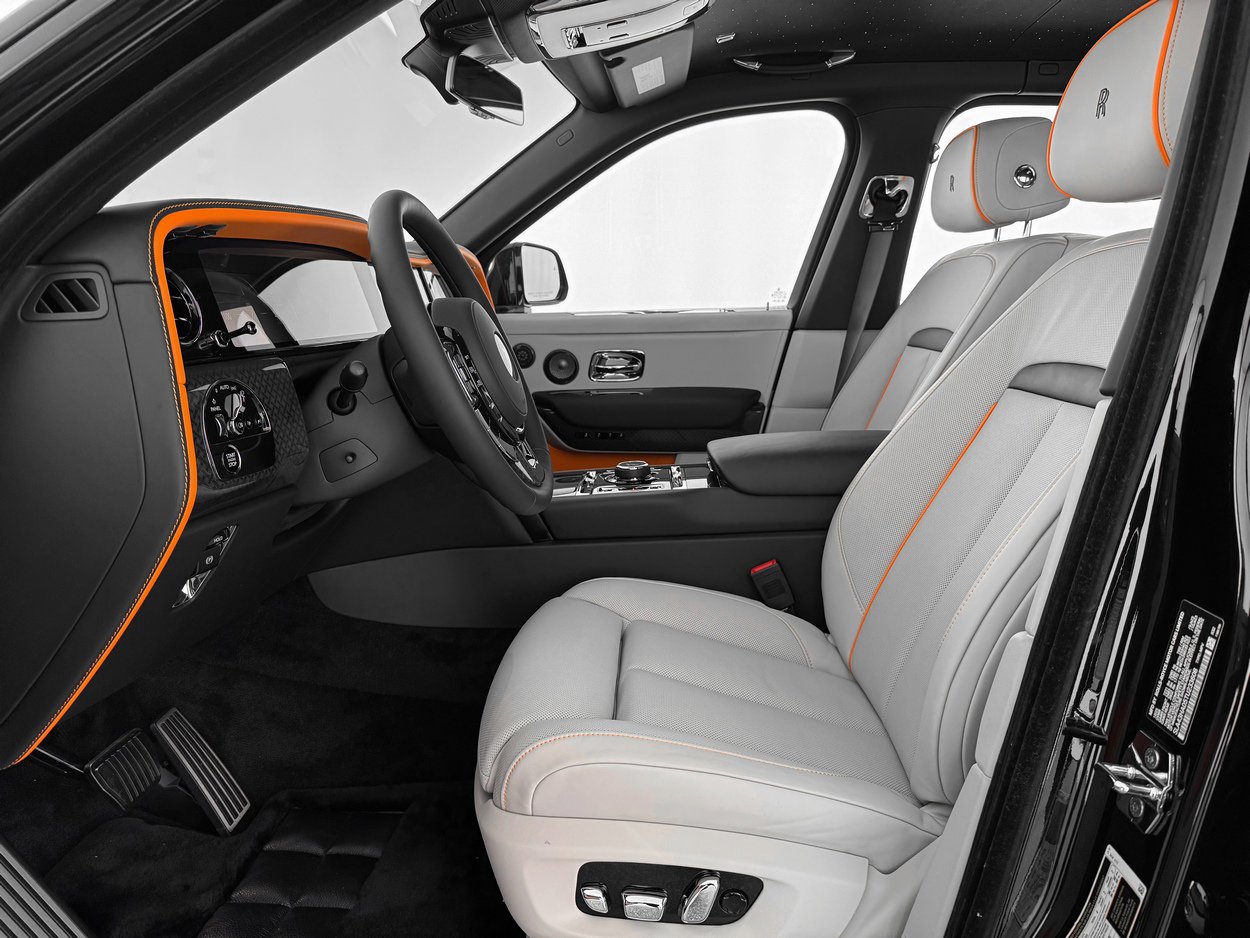 New 2026 Rolls-Royce Cullinan Black Badge image 16