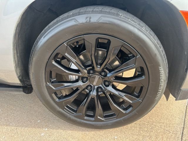 Used 2023 GMC Yukon Denali w/ Denali Reserve Package image 9