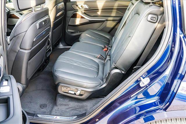 Used 2025 BMW X7 M60i image 20