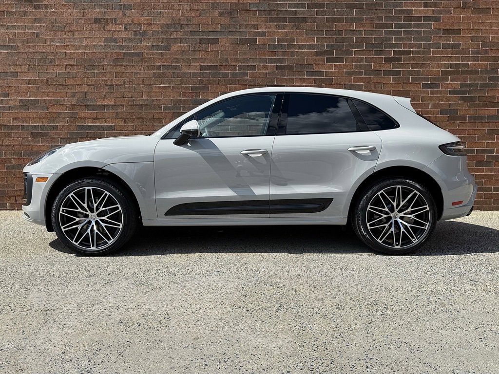 New 2026 Porsche Macan image 2