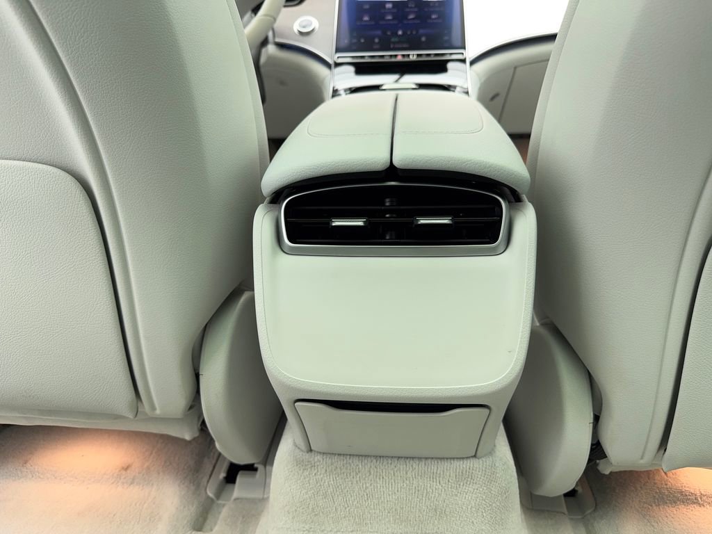 Used 2023 Mercedes-Benz EQE 500 4MATIC Sedan image 18