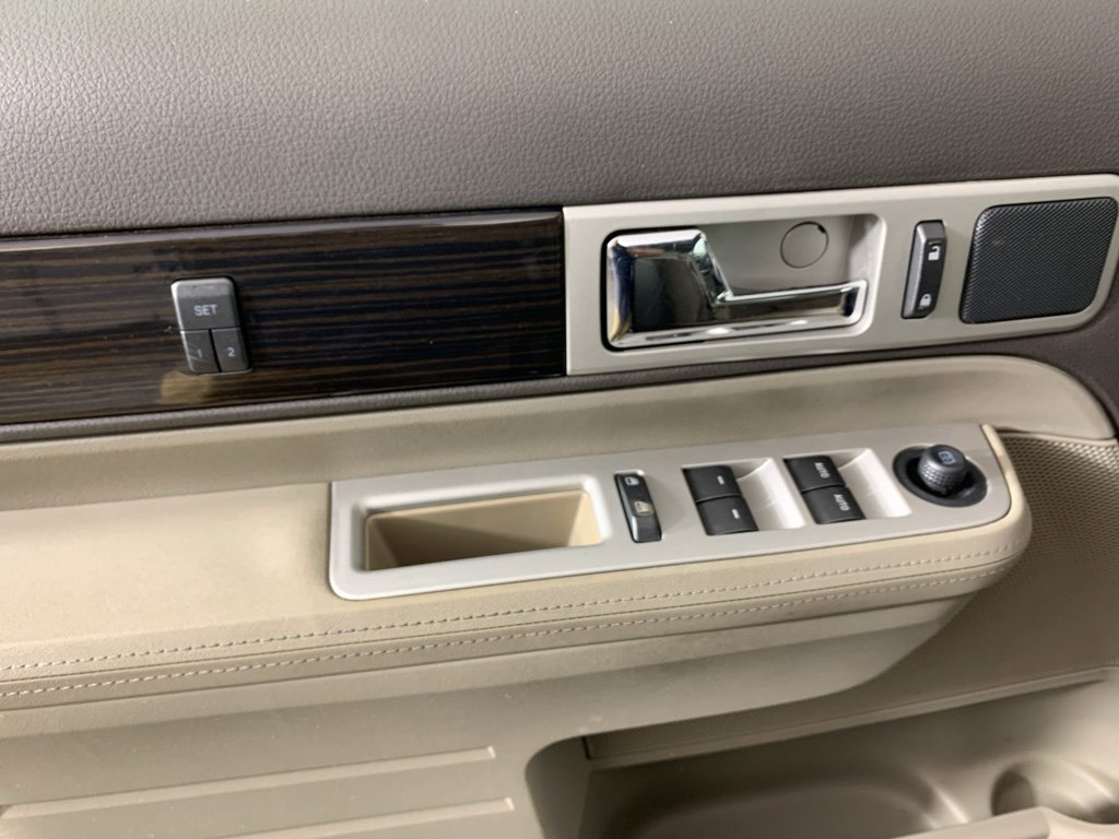 Used 2008 Lincoln MKX Base image 14