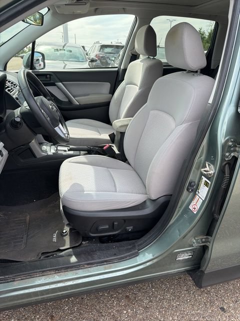Used 2017 Subaru Forester 2.5i Premium w/ All-Weather Package AWD/4WD image 5