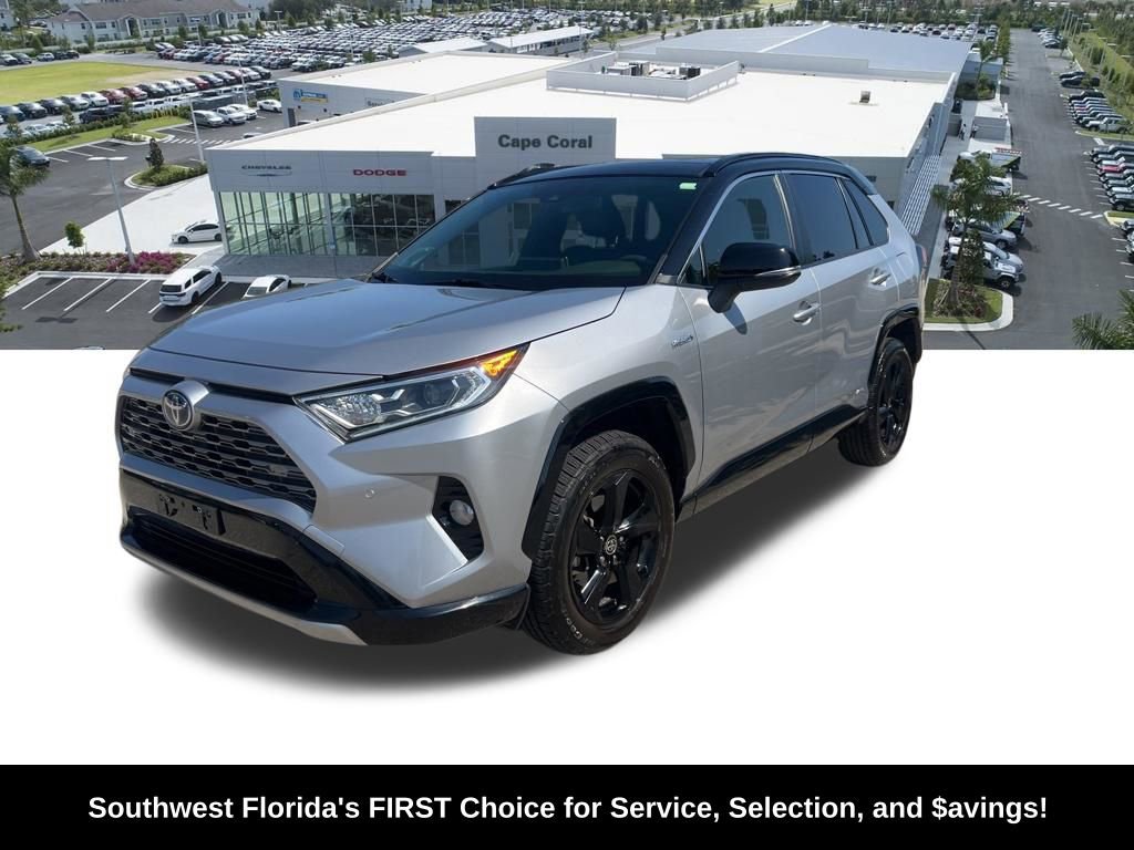 Used 2020 Toyota RAV4 XSE AWD/4WD image 2