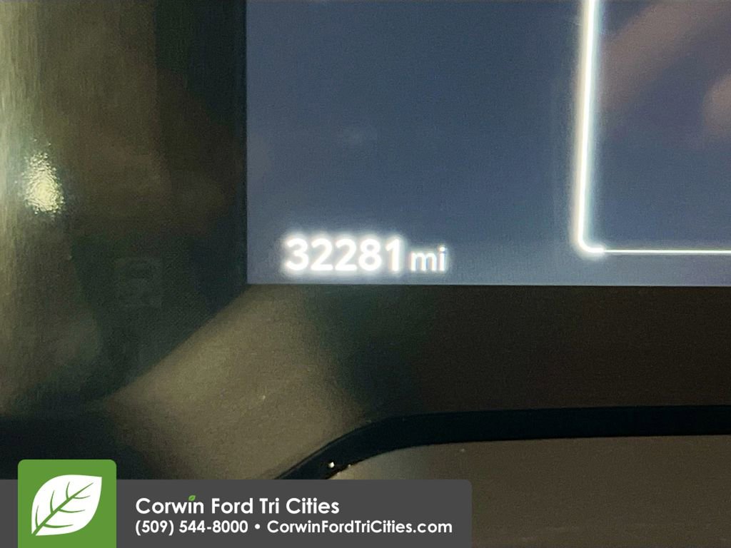 Used 2023 Toyota Corolla Cross XLE image 2