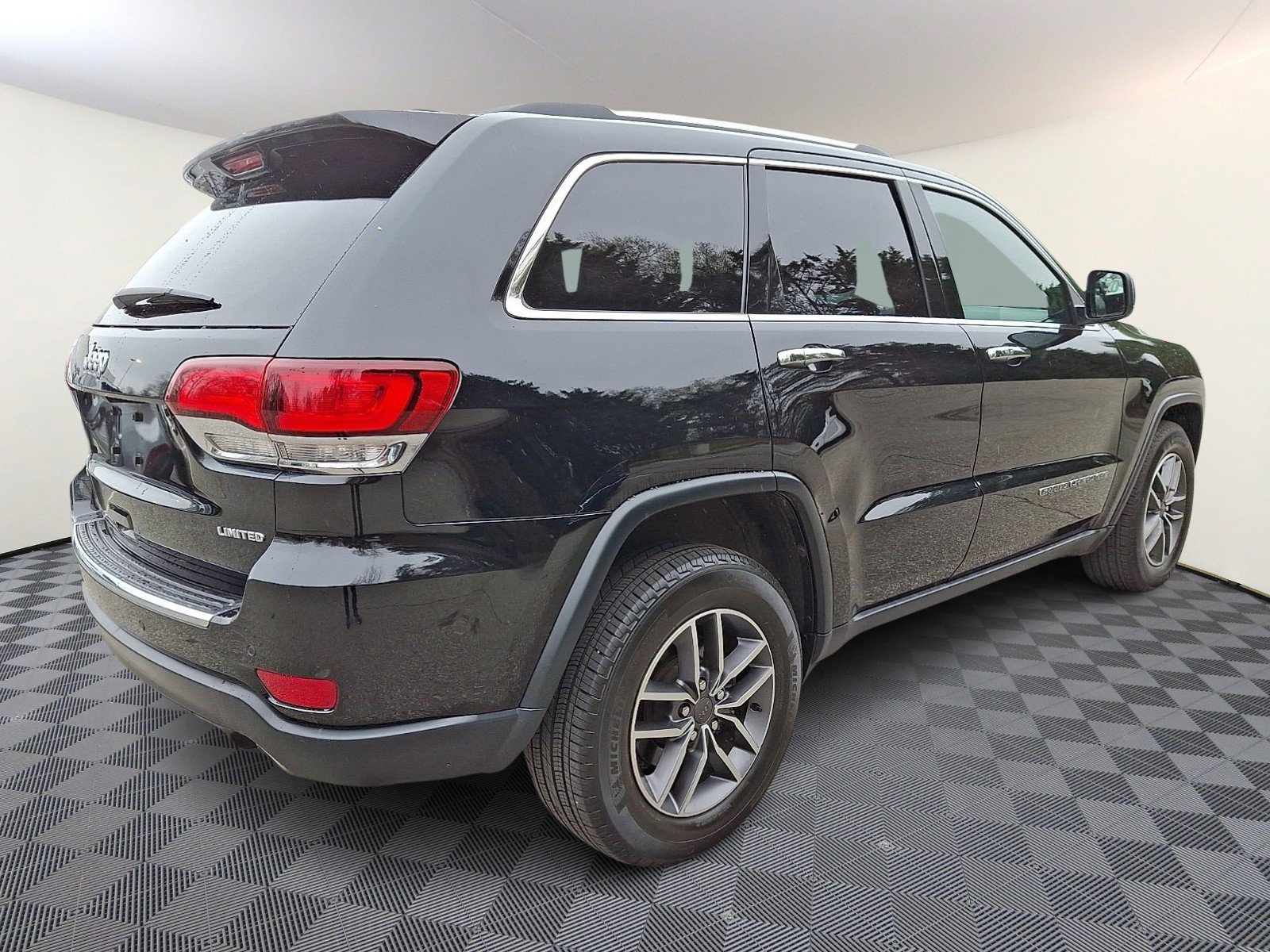 Used 2021 Jeep Grand Cherokee Limited AWD/4WD image 6