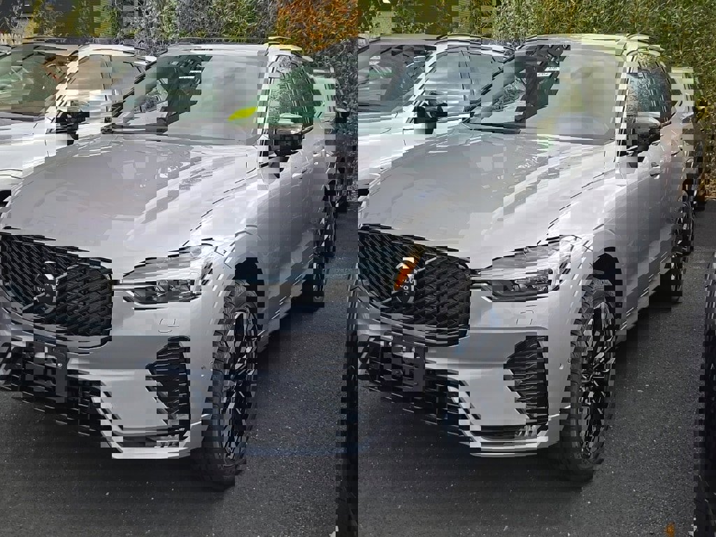 New 2026 Volvo XC60 B5 Plus w/ Climate Package image 7