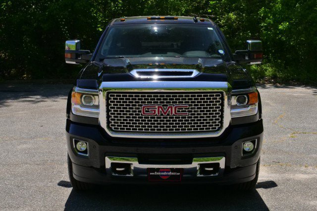 Used 2017 GMC Sierra 2500 Denali w/ Duramax Plus Package image 5