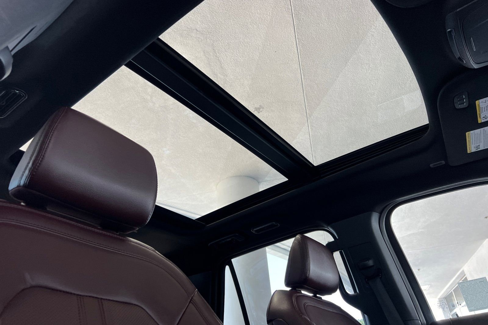 Used 2023 Ford Expedition Limited image 19