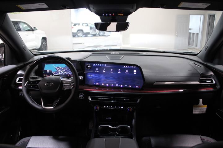 New 2026 Chevrolet Traverse Z71 w/ Enhanced Driving Package image 3