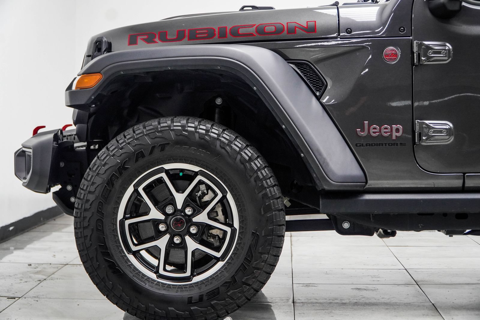Used 2024 Jeep Gladiator Rubicon w/ Technology Group AWD/4WD image 16