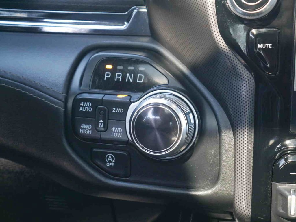 Used 2022 RAM 1500 Limited w/ Trailer Tow Group image 9