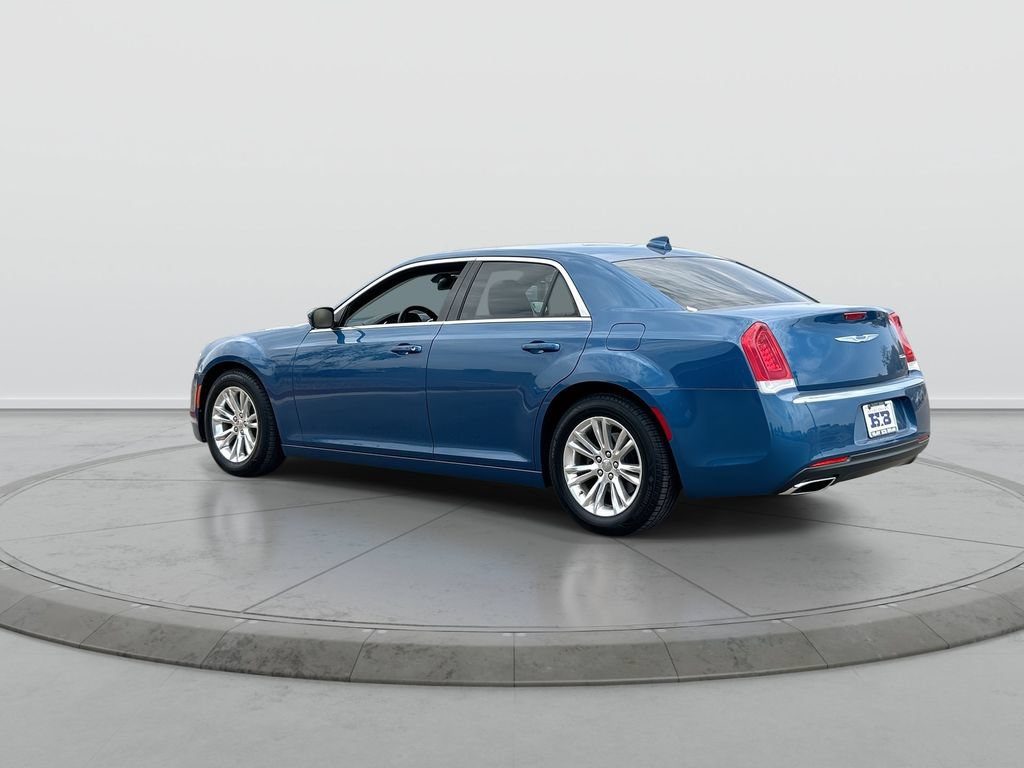 Used 2021 Chrysler 300 Touring w/ Driver Convenience Group RWD image 6