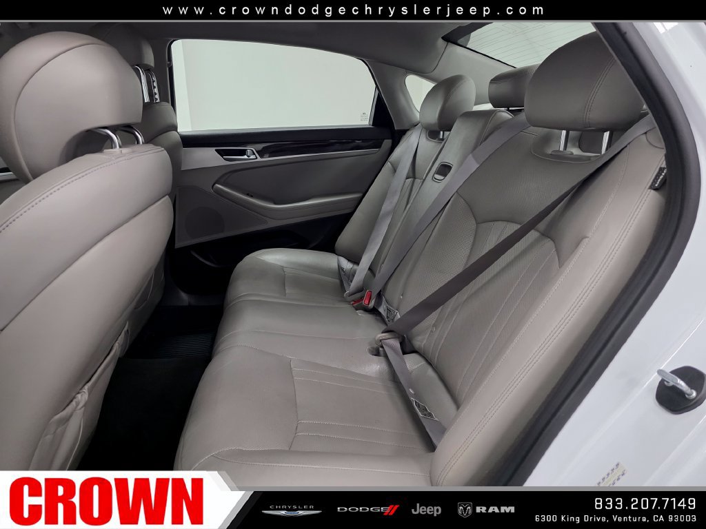 Used 2016 Hyundai Genesis 3.8 RWD image 16