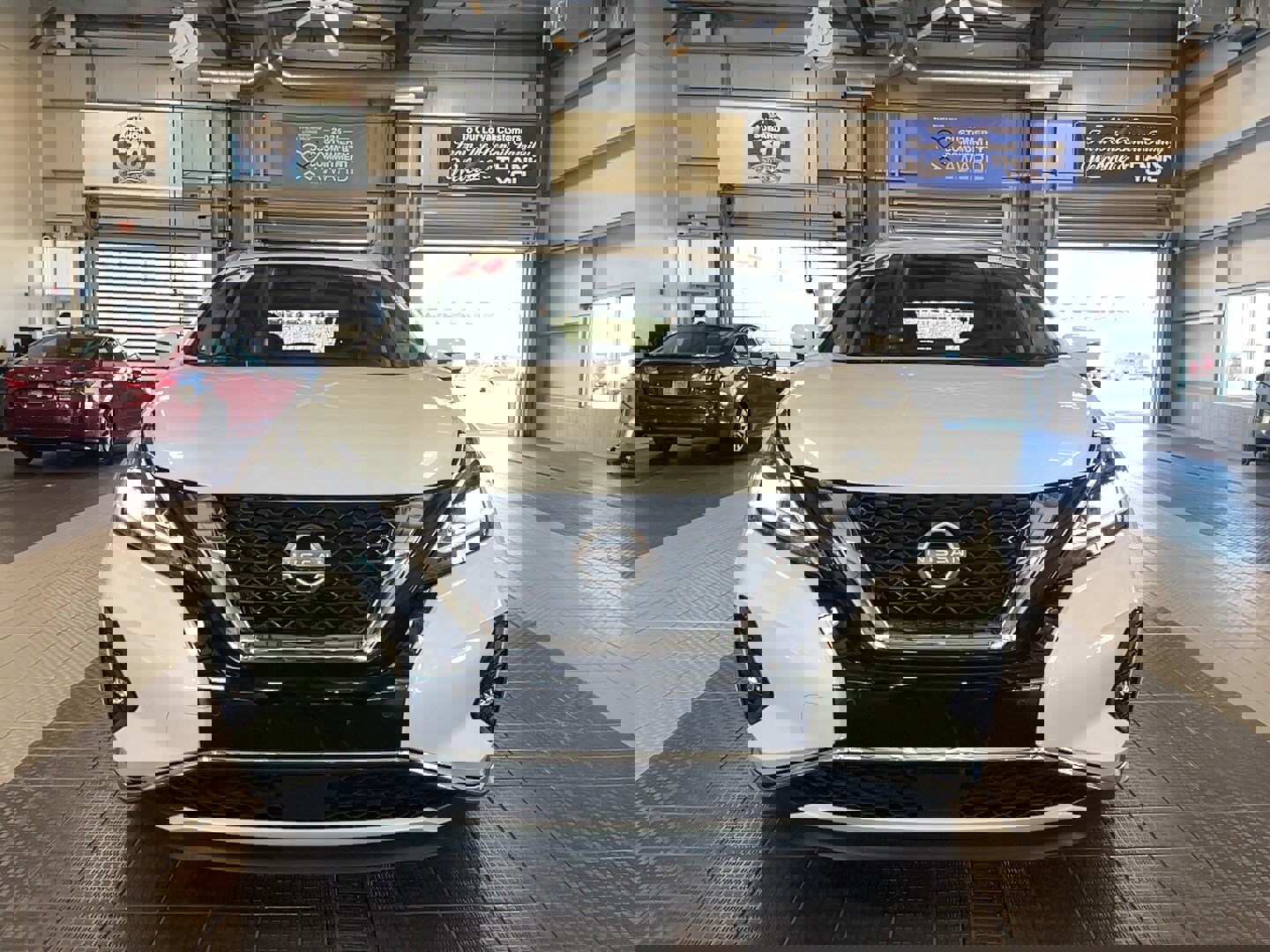 Used 2024 Nissan Murano Platinum w/ Cargo Package image 2