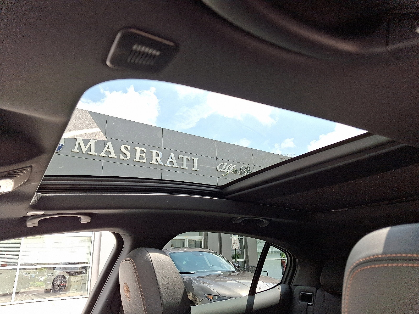 New 2025 Alfa Romeo Stelvio Sprint image 10