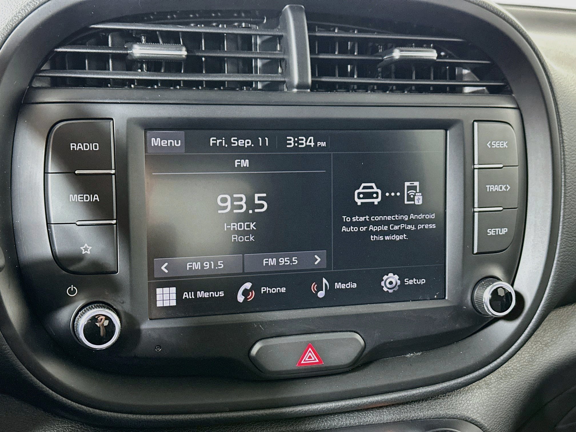 Certified 2025 Kia Soul LX w/ LX Technology Package FWD image 14