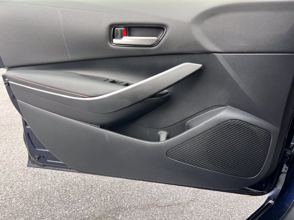 Used 2023 Toyota Corolla SE w/ SE Package FWD image 17