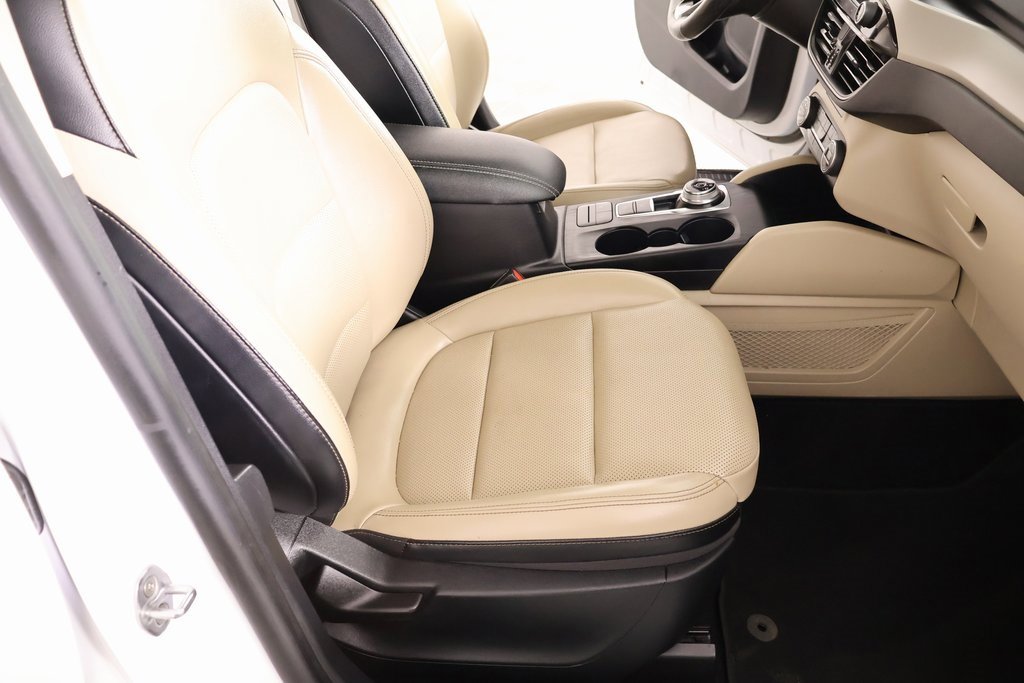 Used 2020 Ford Escape SEL image 13