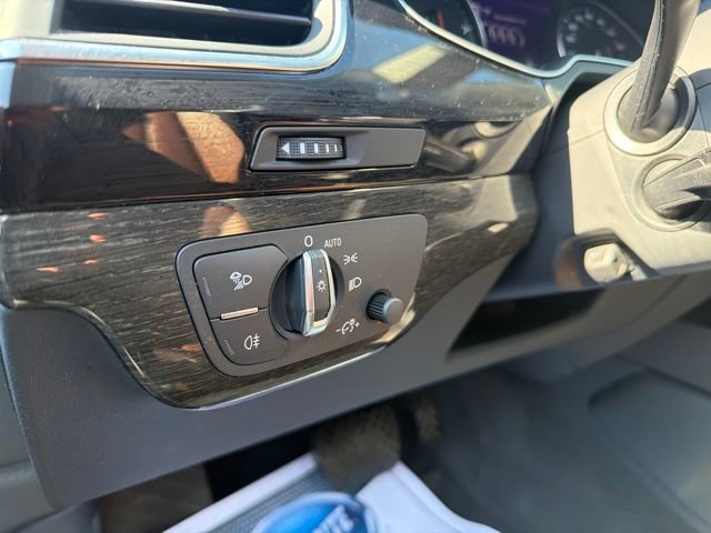 Used 2019 Audi Q7 3.0T Premium w/ Cold Weather Package AWD/4WD image 18