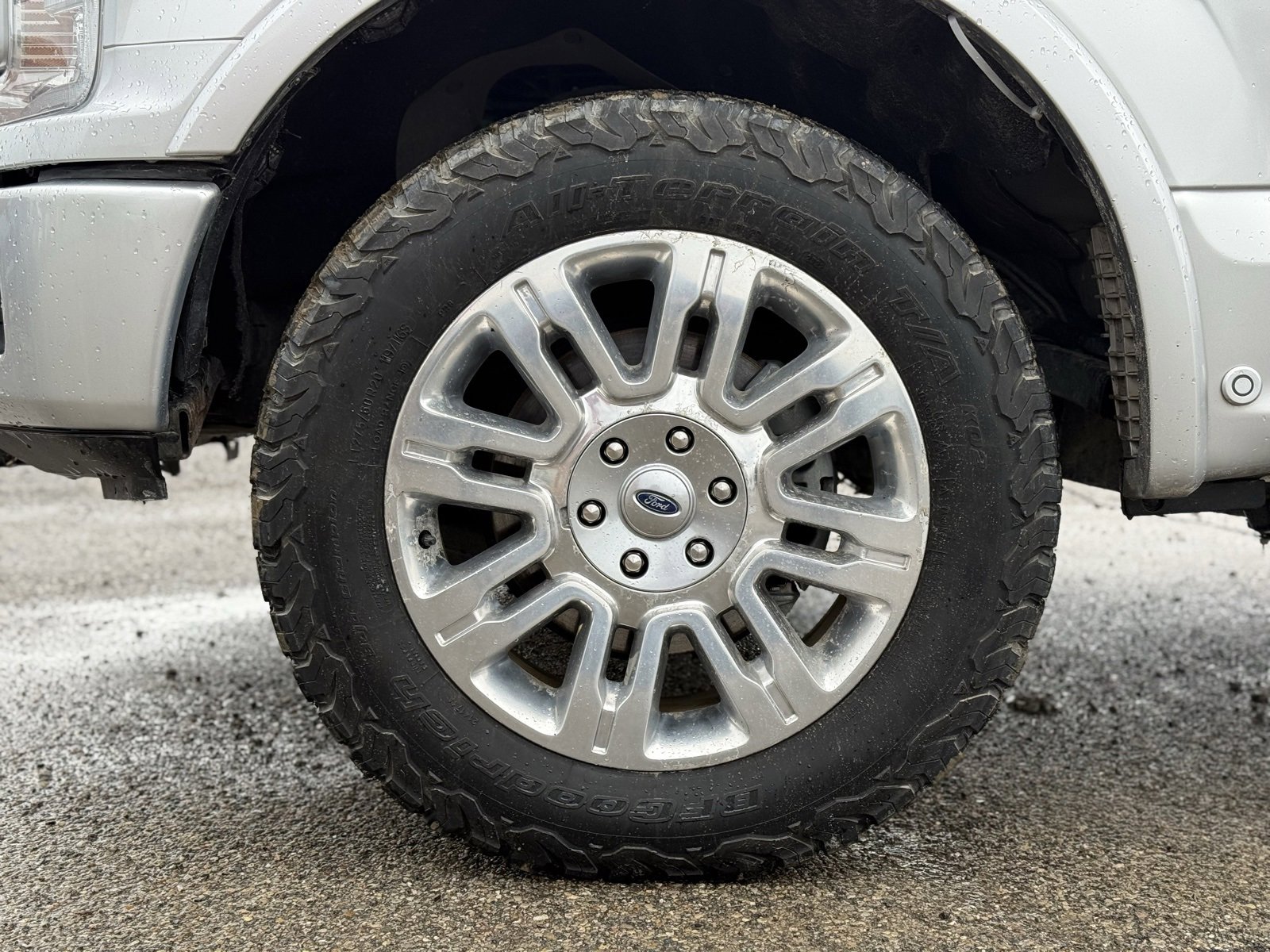 Used 2018 Ford F150 Platinum w/ Equipment Group 701A Luxury image 12