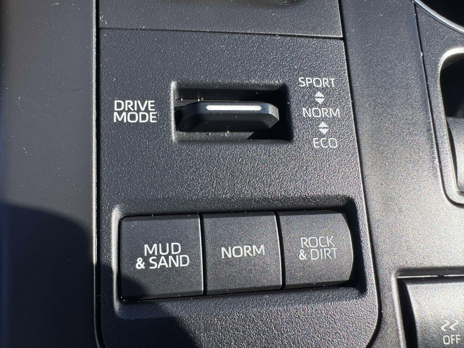 Used 2022 Toyota Highlander XLE image 37