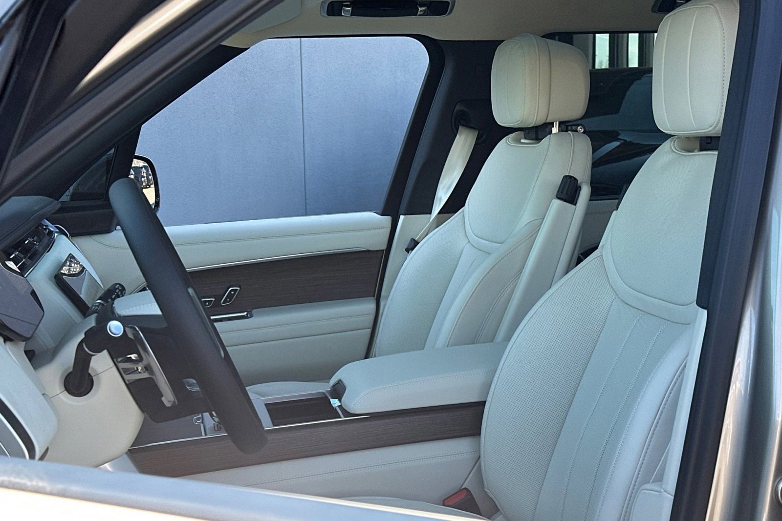 New 2026 Land Rover Range Rover SE image 6