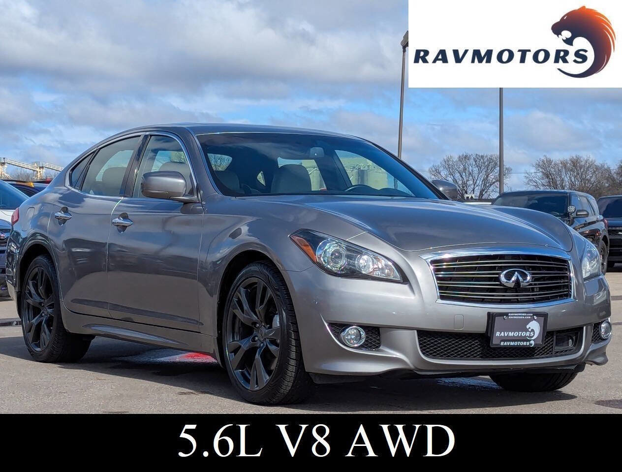 Used 2013 INFINITI M56 x w/ Sport Pkg image 1