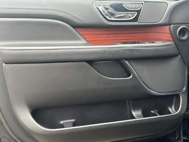 Used 2024 Lincoln Navigator Reserve image 14