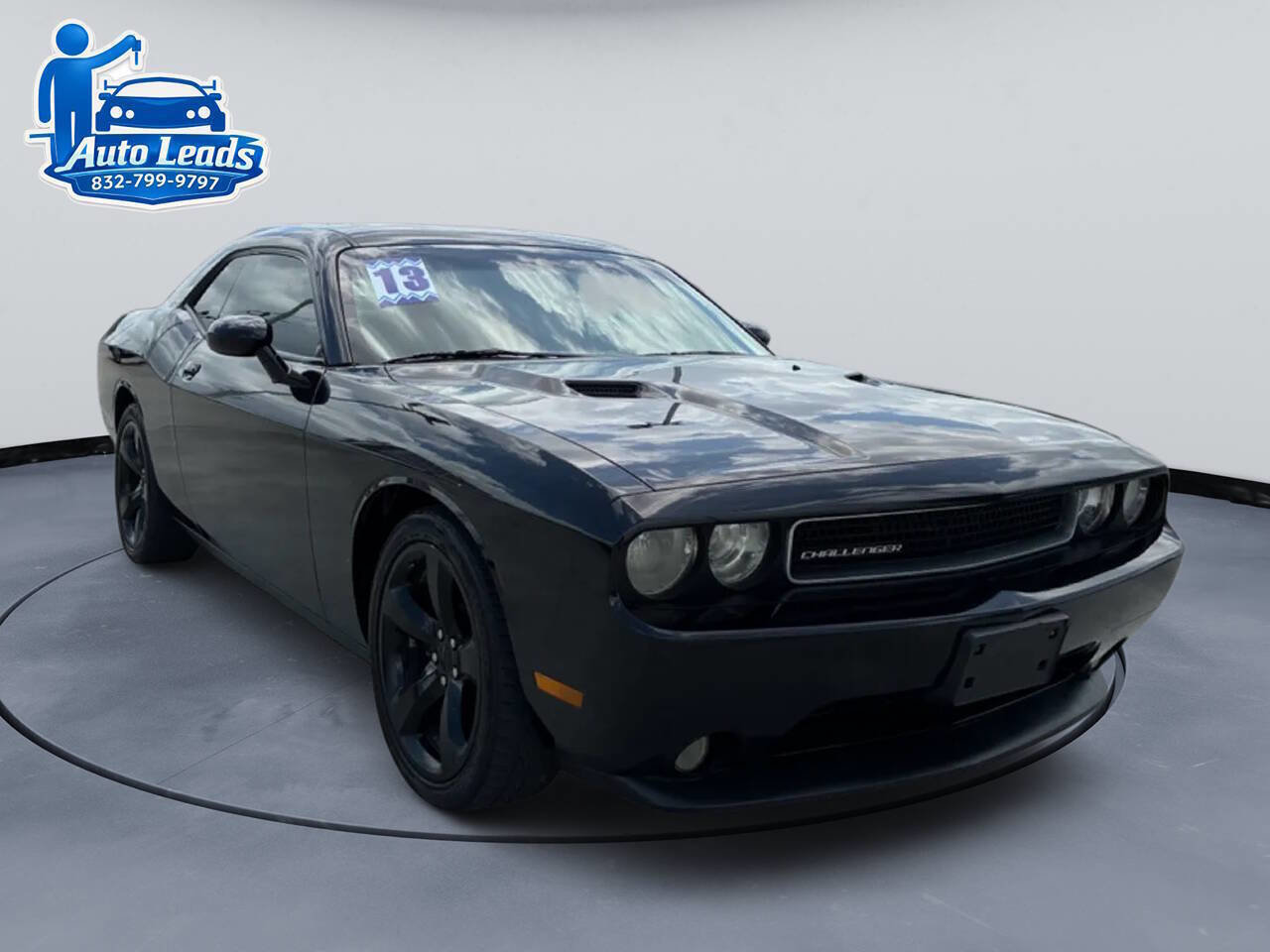 Used 2013 Dodge Challenger SXT Plus image 2