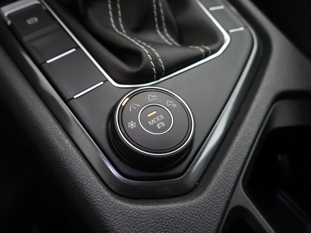 Used 2023 Volkswagen Tiguan SE image 51