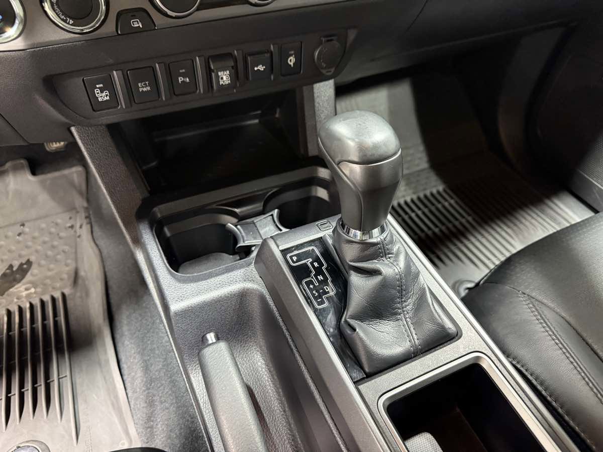 Used 2023 Toyota Tacoma TRD Off-Road image 12