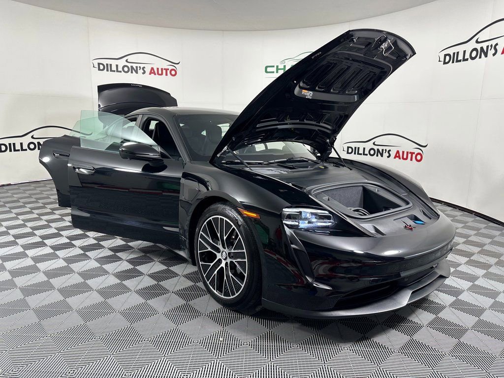 Used 2021 Porsche Taycan image 16