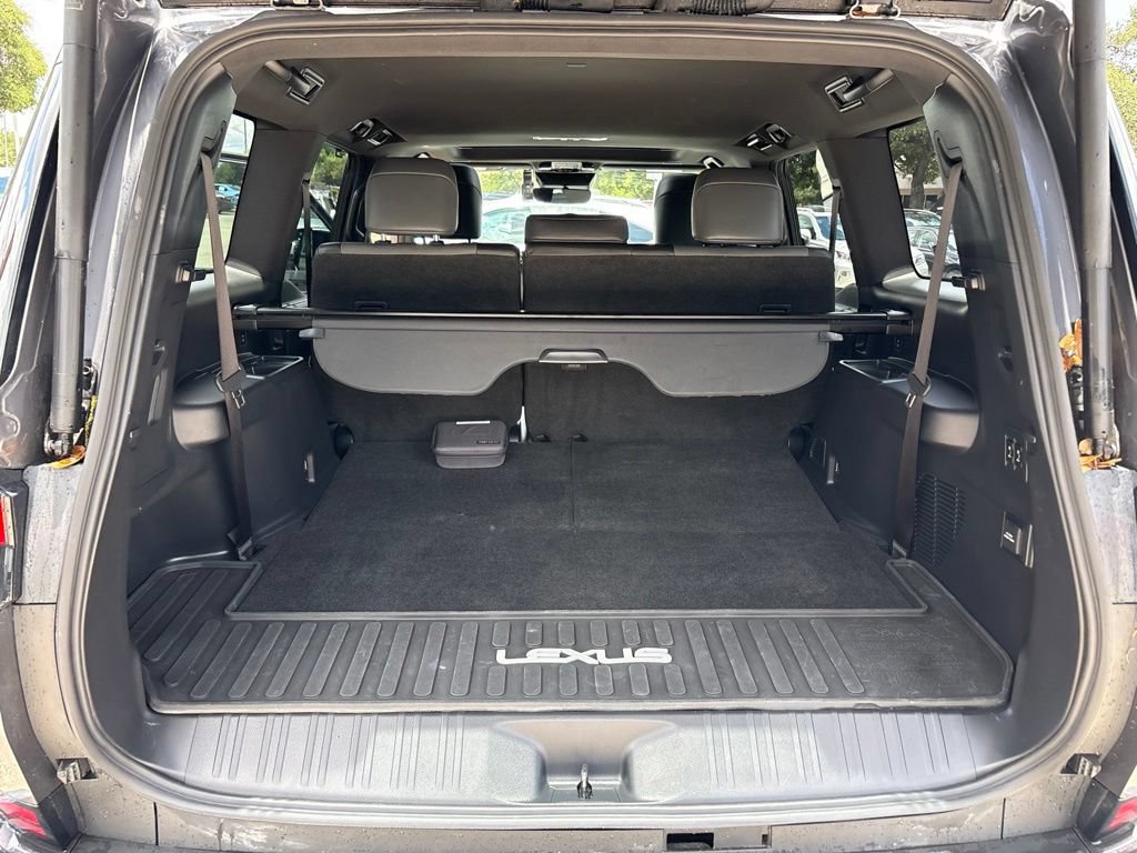 Used 2024 Lexus GX 550 w/ Accessory Package (2T) AWD/4WD image 18