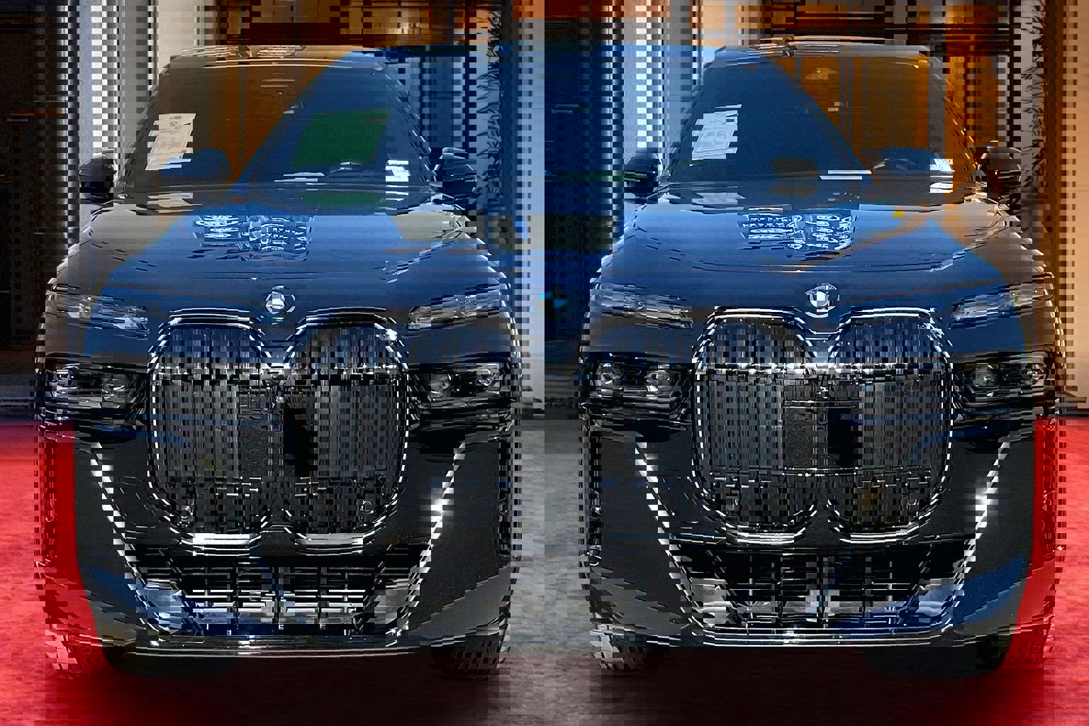 Used 2025 BMW i7 xDrive60 w/ Executive Package image 3