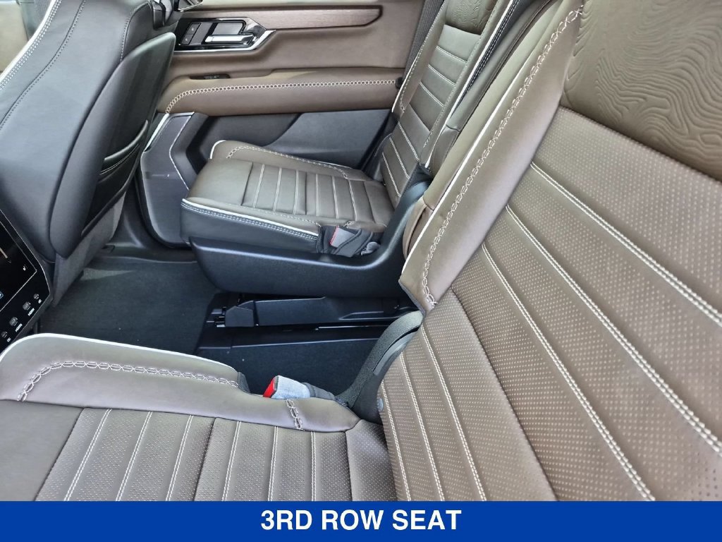 New 2026 GMC Yukon Denali Ultimate AWD/4WD image 17